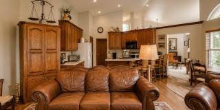13600 Lakeshore Dr Gallery 10