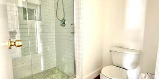 Spacious 4b 2b single-story house in Winnetka! Gallery 10