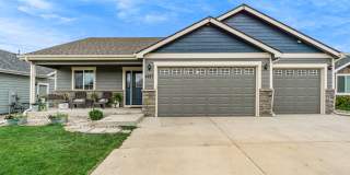 Gorgeous 6 Bedroom/3.5 Bathroom Home! Gallery 1