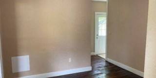 1127 16th SE St Gallery 4