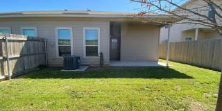 3/2/2  Located between New Braunfels & Seguin / Fridge Included /  Fenced Backyard / CISD Gallery 24