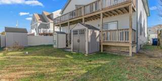 413 Beach Ave W Gallery 28