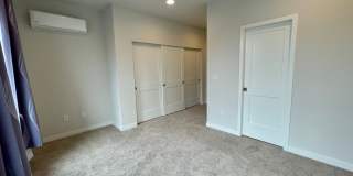 Like-New Beardslee Townhouse... Gallery 26