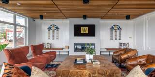 Wayfarer Gallery 19