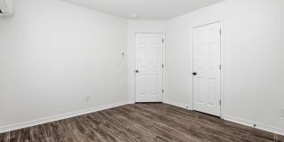 377 Tuttle Avenue Gallery 25