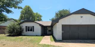 Charming OKC Home | 3 Bedrooms, 2-Car Garage & Spacious Fenced Backyard! Gallery 3