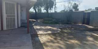 2448 W FREEWAY Lane Gallery 24