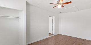 2246 W SIERRA Street Gallery 14
