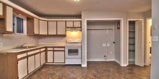 1418 N Main (Apt B) Street Gallery 7