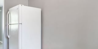 1642 N Elmer St Gallery 4