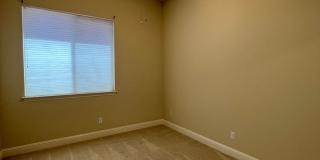 BEAUTIFUL 4 BEDROOM, ONE STORY HOUSE IN LINCOLN! Gallery 15