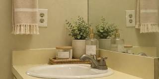 Spacious 2bd 2bth home with bonus Florida room! Gallery 20