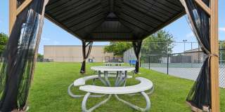 Stonehill Gallery 32