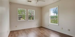 400 Robertson Street Gallery 7