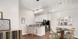 Apartments at Decker Lake Gallery 10