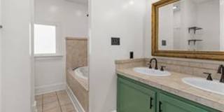 Historic Estate Home with Garage Apartment Gallery 9