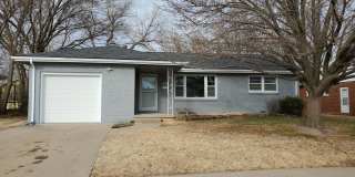 Like New 3 bedroom 1.5 bath Ranch Near Kellogg and Rock Gallery 1