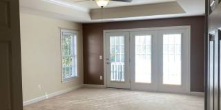 3 Bedroom Townhome in Sterling, with a large complete loft on top floor Gallery 16