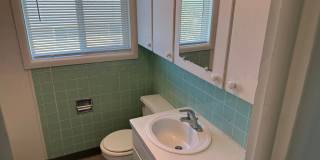 Large upstairs 2 bedroom apartment! Gallery 27