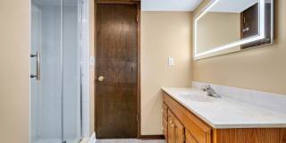 887 Braintree Lane Gallery 23