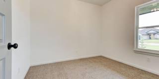 Beautiful! 4-Bed Home in Mustang Gallery 24