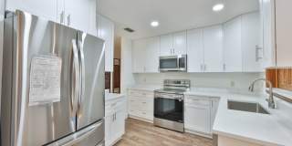 3 Beds 2 Baths Home with Jacuzzi & 2-Car Garage in Clearwater! Gallery 19