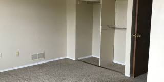 Like New Townhome in Great Aurora Community Gallery 9