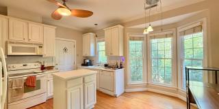 Stunning 3BD, 2.5BA Downtown Raleigh End Unit Townhome with a 1-Car Garage in a Prime Location Near NC State and Tons of Shopping & Dining Options Gallery 5