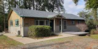 MEADOW VISTA/APPLEGATE HOUSE ON 2 ACRES Gallery 1