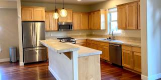 Warm & Inviting Home with Bonus Den in Prime SW Bend Location Gallery 10