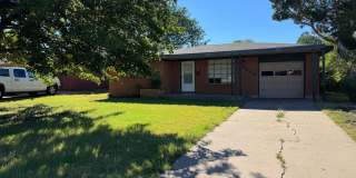 Located in Paramount!!! 3/2/1 Close to shopping centers and elementary school TENANT OCCUPIED! Gallery 1