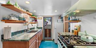 Ever dreamed of living under the sea?! Gallery 21
