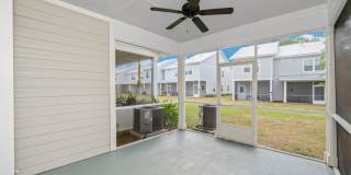 Spacious 3 Bedroom Townhouse with Community Pool! Gallery 29