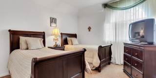 3 GREENS SHADOW Gallery 40