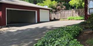 7237 SW Canyon Drive ~ Charming Duplex in Prime Location Gallery 15