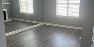 421 Redding Road Gallery 24