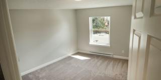 Beautifully Updated 4B/2B in Central Fort Collins! Quiet Neighborhood! Gallery 6