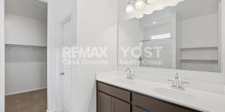 Beautiful Kitchen, Open Layout, and Room to Relax! Gallery 12