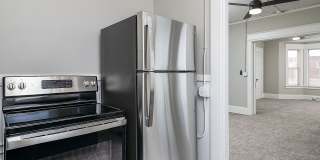 Elegant Renovation! HUGE 1 Bed 1 Bath Available Now! Gallery 83
