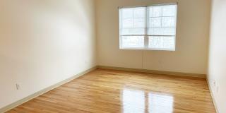 404 Whiting Ave Gallery 4