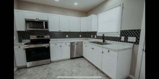 Spacious 3BR Duplex in Louisville Gallery 11