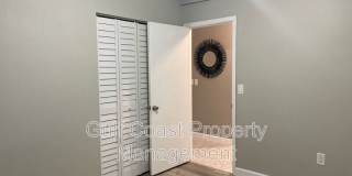 2124 N Tamiami Trl Gallery 10