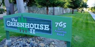 Spacious 2 Bed, 2 Bath Condo in a Beautiful, Tree-filled Community. Gallery 1
