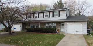 Spacious 3BD/1.5BA with Attached Garage and Backyard! - Available 4/1/2026 Gallery 1