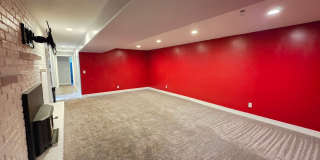 7 Bedroom Home in Bloomington Gallery 34
