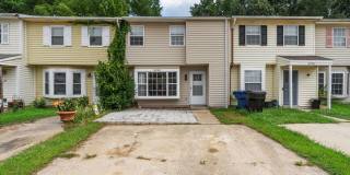 Charming 3-Bedroom Townhome in Virginia Beach. Gallery 1