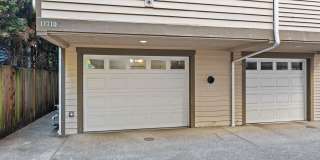 Spacious Greenwood Townhome - New Paint, Carpet and Water Heater!! Gallery 5