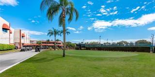 9811 N Hollybrook Lake Dr Gallery 29