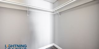 Metro Gallery 13