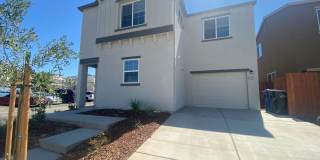 3/2.5 home in Private Gated Community with Yard Gallery 1